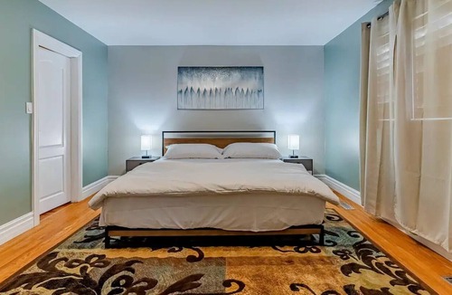 Glen Williams Cottage | Belfountian ~Amazing 3BR ~ Swimming Pool ~ HotTub
