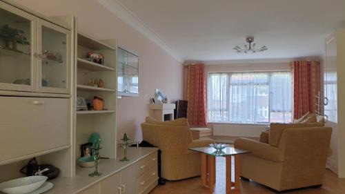 Southgate Apartment | Belgrave Gardens