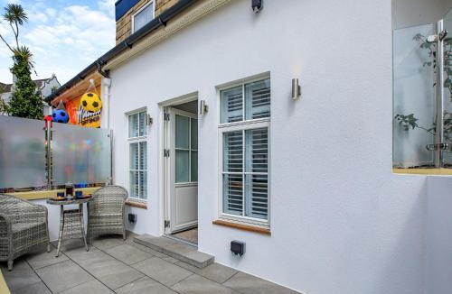 Torquay City Centre House | Belgrave Sands Apartment