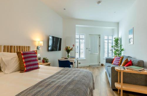 Torquay City Centre House | Belgrave Sands Apartment