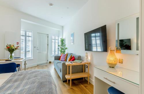 Torquay City Centre House | Belgrave Sands Apartment