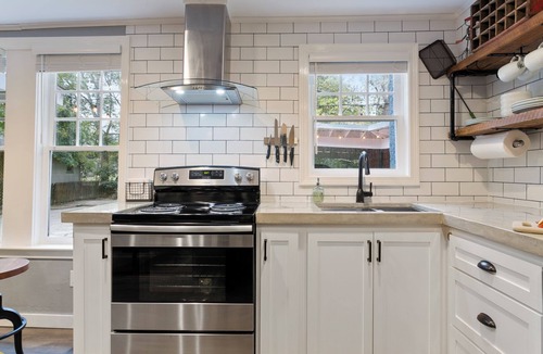 Greater Belhaven House | Belhaven Arts Hideaway: Private Suite + Walkable