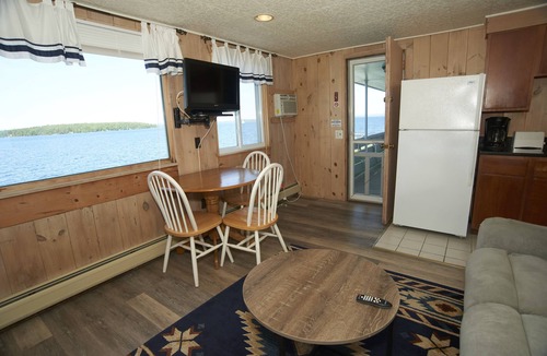 Gilford Hotel | Belknap Point Inn