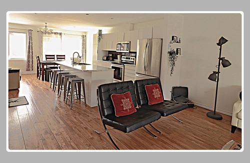 Little Burgundy House | Bell Centre Area Downtown Home, AC, Fast Wi-Fi, Walk Everywhere