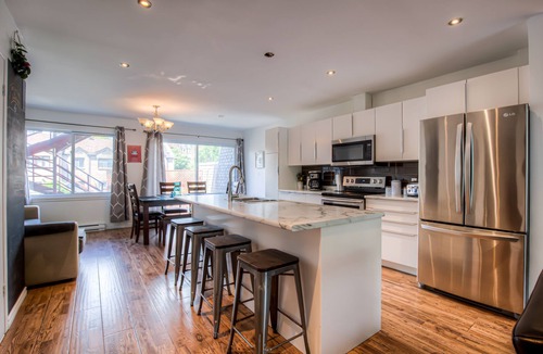 Little Burgundy House | Bell Centre Area Downtown Home, AC, Fast Wi-Fi, Walk Everywhere