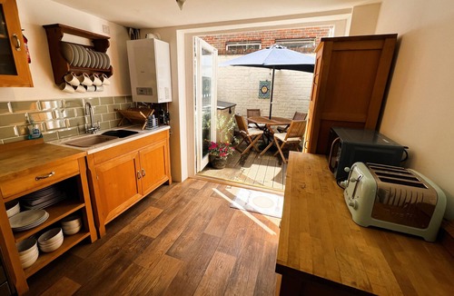 Cowes Cottage | Bell Cottage