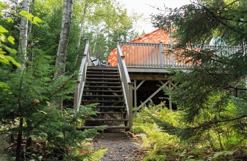 Saint Patrick RV Rental | Bell Glamping Tent | Forest Retreat & Hot Tubs!