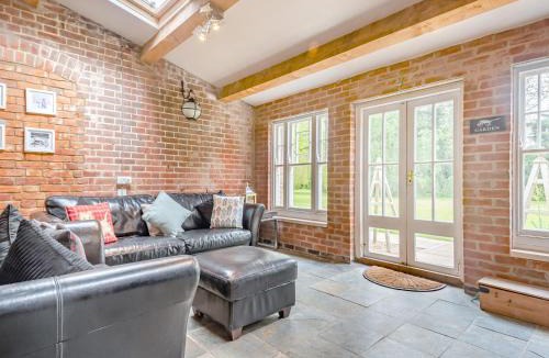 Swanton Novers House | Bell House - Uk41790