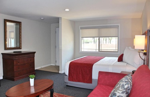 Alamosa Apartment | Bell & Main Studios 206
