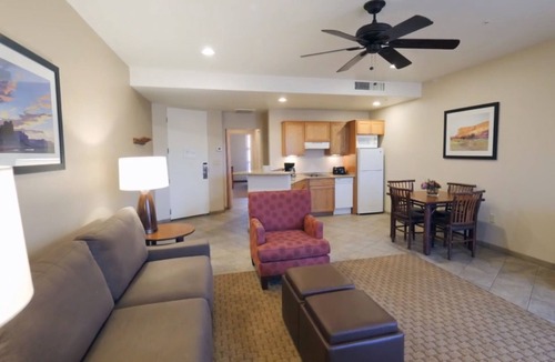 Oak Creek Hotel | Bell Rock Inn