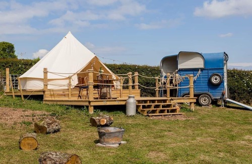 Crediton Cabin | Bell Tent - in a glorious Devon vineyard