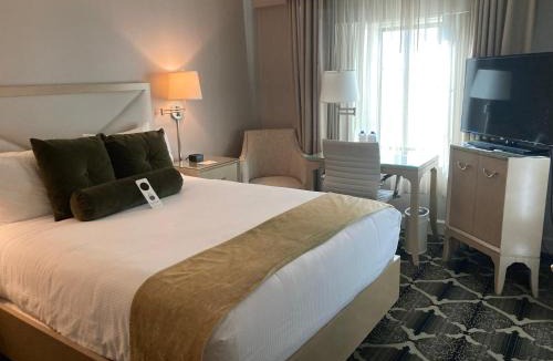 Burns Park Hotel | Bell Tower Hotel