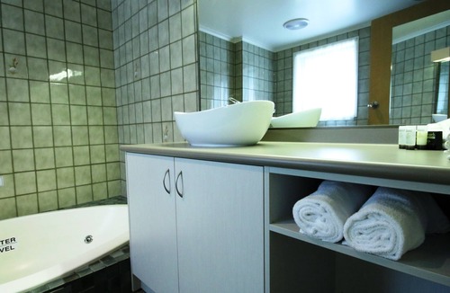 Alfredton Hotel | Bell Tower Inn