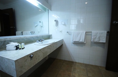 Alfredton Hotel | Bell Tower Inn