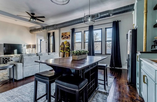Gainesville Apartment | Bell Tower Loft - Firehouse 1918