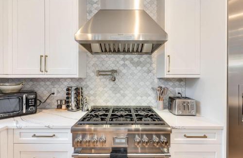 West Bellevue House | BELL115*: Bellevue Splendor