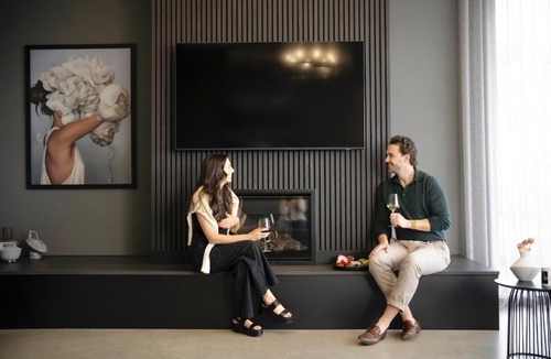 Macleod House | BELLA 9 - sublime . divine Entertainer 3 BR Fire