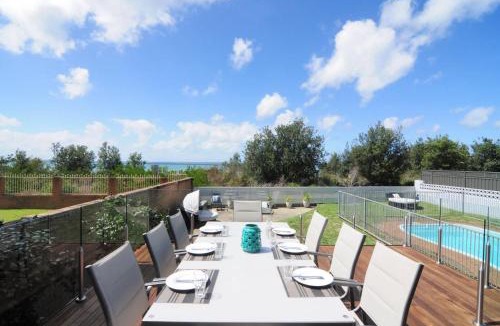 Vincentia House | Bella Blu Beach House - direct beach access