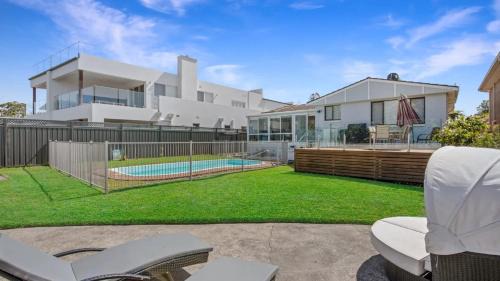 Vincentia House | Bella Blu Beach House - direct beach access