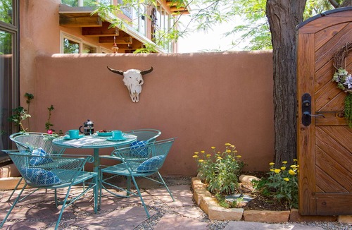 South Capitol Condo | Bella Casa Condo has July Days Available!nWalkable to Plazan2 BR, 2BA, 2 Patios