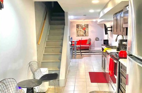 Shaw Bed & Breakfast | Bella Casa; Cozy Private Lower level flat, entire unit.