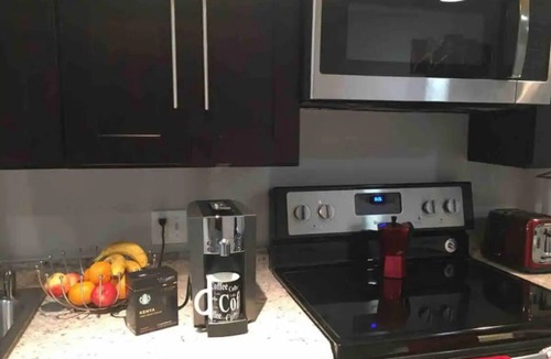Shaw Bed & Breakfast | Bella Casa; Cozy Private Lower level flat, entire unit.