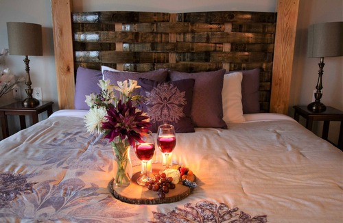 Amity Bed & Breakfast | Bella Collina Bed & Breakfast