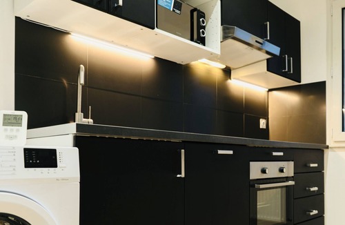 Troyes Apartment | Bella Luna III: Elegant Apartment 3CHB/2SDB-Balcony-Free Parking-Qua/Price