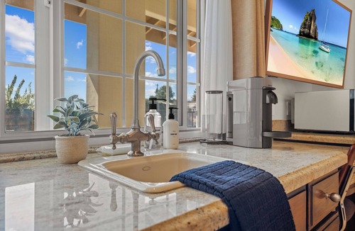 Eastside Santa Cruz Apartment | Bella Notte