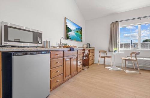 Eastside Santa Cruz Apartment | Bella Notte
