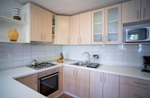 Kuciste Apartment | Bella Perna 3-Bedroom beachfront Holiday Apartment