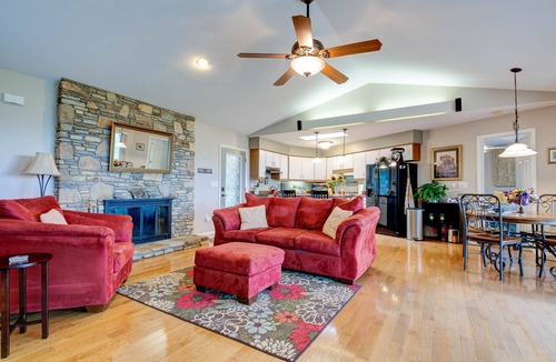 Pisgah Forest House | Bella Regalo, Private 2BR, 2BA Mountain Escape, Upgraded with Panoramic Views