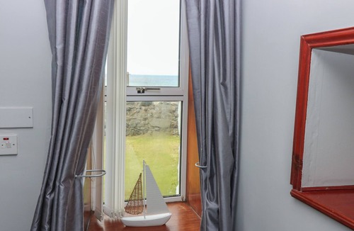 St Combs Cottage | Bella's Beach Cottage