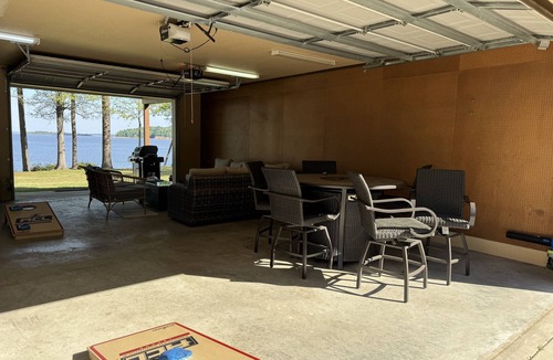 Huntington House | Bella Spiaggia! Long range big water views and SANDY BEACH front property!