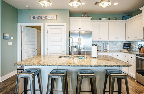 Bella Vista House | Bella Vida | Pet Friendly, Expansive Deck + Views