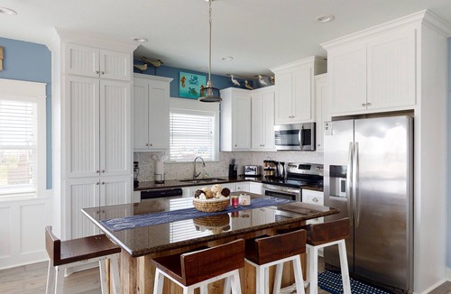 Gilchrist House | Bella Vista: 4 BR, 2 BA House in Gilchrist, Sleeps 14