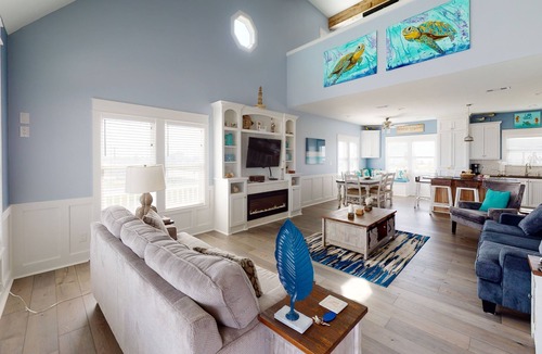 Gilchrist House | Bella Vista: 4 BR, 2 BA House in Gilchrist, Sleeps 14
