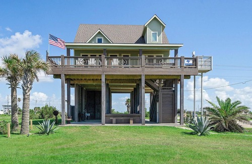 Gilchrist House | Bella Vista: 4 BR, 2 BA House in Gilchrist, Sleeps 14