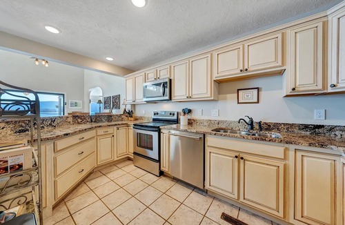 North Shore House | Bella Vista - Beautiful Lakefront View at Bernard's Landing