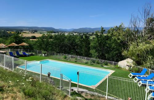 Dauphin House | Bella Vista - Caliente