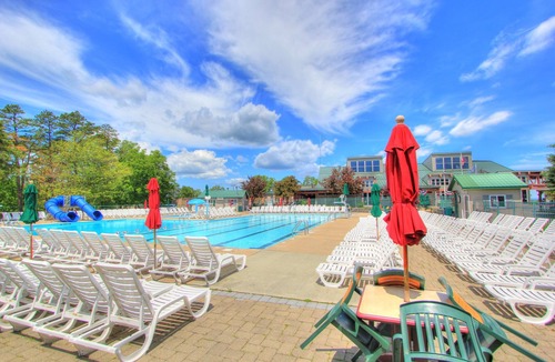 Lackawaxen Ski Chalet | Bella Vista Chalet Poconos -Four Season Resort/Lake/Pool/Ski/Horseback-riding