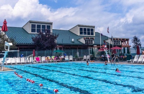 Lackawaxen Ski Chalet | Bella Vista Chalet Poconos -Four Season Resort/Lake/Pool/Ski/Horseback-riding