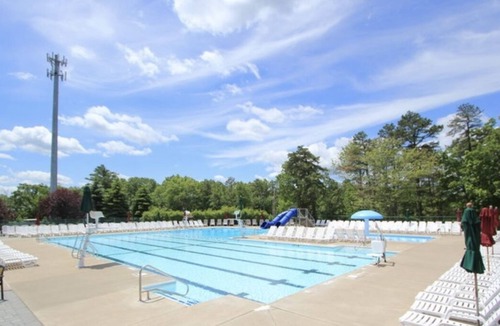 Lackawaxen Ski Chalet | Bella Vista Chalet Poconos -Four Season Resort/Lake/Pool/Ski/Horseback-riding