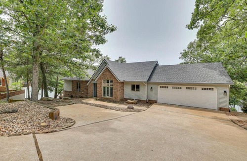 Bella Vista House | Bella Vista Home w/Kayaks & Deck on Loch Lomond!