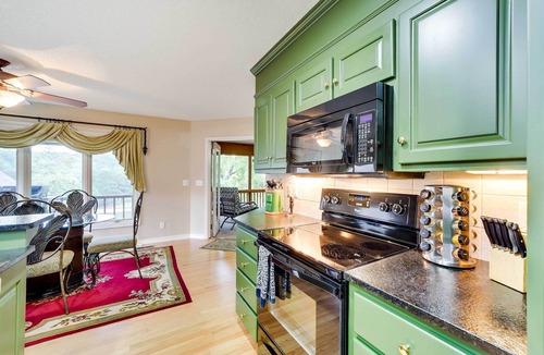 Bella Vista House | Bella Vista Lakehouse w/Hill Tram, Deck & Views!