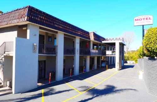 West Gosford Hotel | Bella Vista Motel