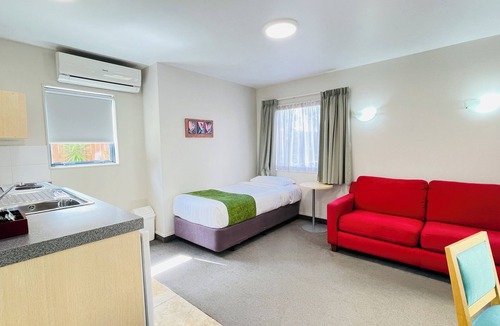 Woodhill Hotel | Bella Vista Motel Whangarei