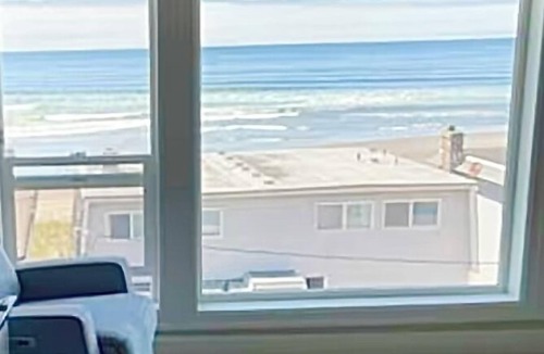 Rockaway Beach Condo | Bella Vita: 2 Bed 2 Bath: Beach: Fireplace:n Pet-Friendly