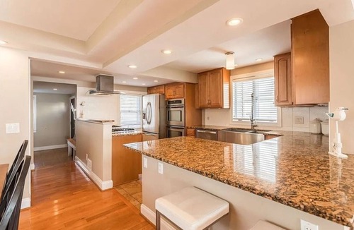 Hilton House | Bella Vita | Waterfront Lake Ontario