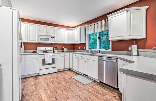 Mancelona Cottage | Bellaire Ski Escape ~ 1 Mile to Schuss Mountain!